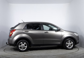 Подержанный автомобиль SsangYong Actyon 2013 года (4 фото)