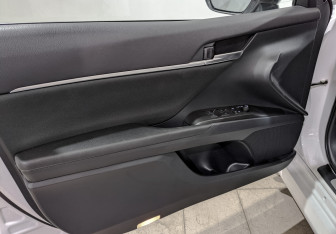 Подержанный автомобиль Toyota Camry Sedan 2021 года (19 фото)