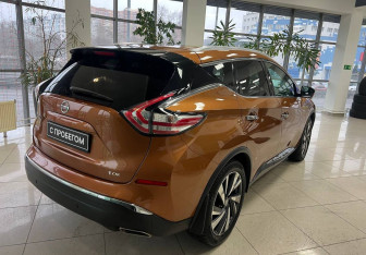 Подержанный автомобиль Nissan Murano Suv 2016 года (5 фото)