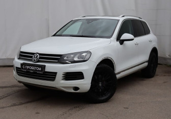 Подержанный автомобиль Volkswagen Touareg 2013 года (1 фото)
