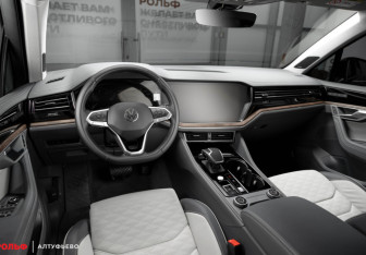Новый Volkswagen Touareg 2025 (9 фото)