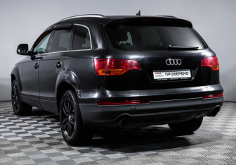 Подержанный автомобиль Audi Q7 2006 года (7 фото)
