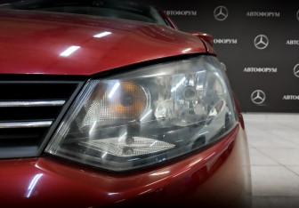 Подержанный автомобиль Volkswagen Polo Sedan 2012 года (17 фото)