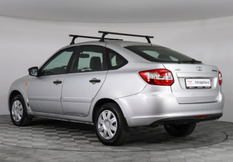 Подержанный автомобиль LADA (ВАЗ) Granta Liftback 2015 года (4 фото)