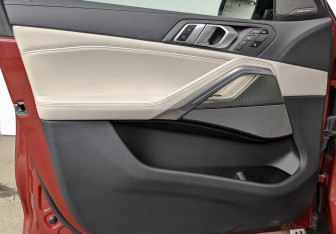 Подержанный автомобиль BMW X6 2021 года (19 фото)