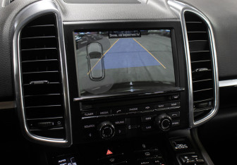 Подержанный автомобиль Porsche Cayenne 2011 года (21 фото)