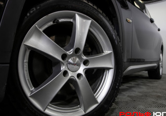 Подержанный автомобиль BMW X1 2012 года (20 фото)