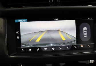 Подержанный автомобиль Jaguar XF Sedan 2019 года (20 фото)