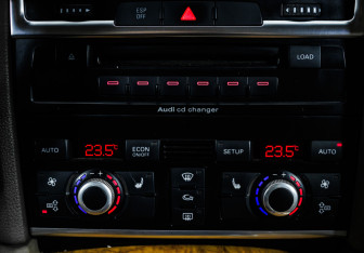 Подержанный автомобиль Audi Q7 2007 года (20 фото)