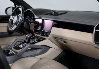 Подержанный автомобиль Porsche Cayenne 2019 года (9 фото)