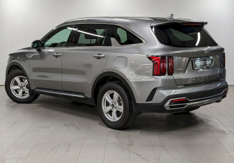 Подержанный автомобиль Kia Sorento 2021 года (7 фото)