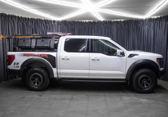 Подержанный автомобиль Ford F-150 2022 года (4 фото)