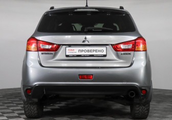 Подержанный автомобиль Mitsubishi ASX 2014 года (6 фото)