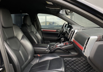 Подержанный автомобиль Porsche Cayenne 2015 года (23 фото)