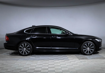 Подержанный автомобиль Volvo S90 2021 года (4 фото)