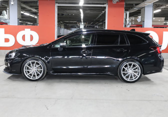 Подержанный автомобиль Subaru Levorg 2015 года (8 фото)