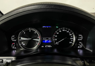 Подержанный автомобиль Lexus LX 2019 года (11 фото)