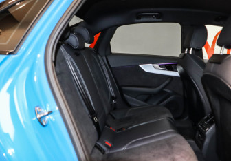 Подержанный автомобиль Audi A4 Sedan 2020 года (26 фото)