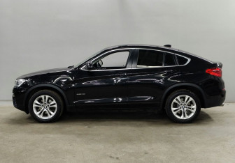 Подержанный автомобиль BMW X4 2016 года (8 фото)