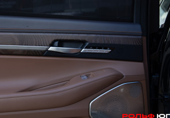 Подержанный автомобиль Genesis G90 2020 года (25 фото)