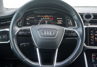 Подержанный автомобиль Audi A6 Sedan 2019 года (14 фото)
