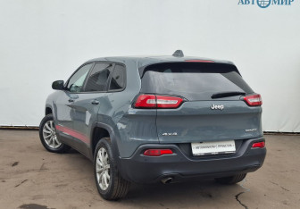 Подержанный автомобиль Jeep Cherokee 2014 года (7 фото)