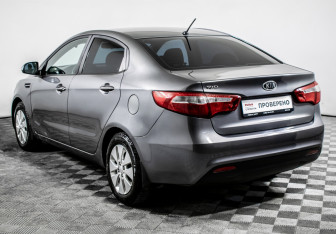 Подержанный автомобиль Kia Rio Sedan 2012 года (7 фото)