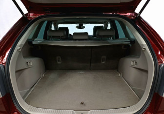 Подержанный автомобиль Mazda CX-7 2011 года (10 фото)