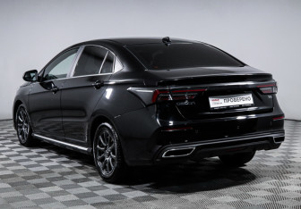 Подержанный автомобиль Omoda S5 2024 года (7 фото)