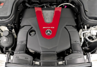 Подержанный автомобиль Mercedes-Benz GLC AMG 2017 года (9 фото)