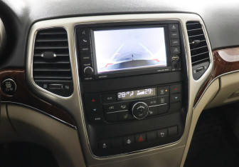 Подержанный автомобиль Jeep Grand Cherokee 2012 года (13 фото)