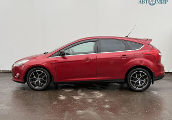 Подержанный автомобиль Ford Focus Hatchback 2013 года (8 фото)