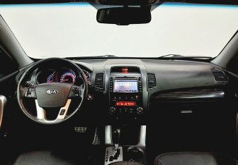 Подержанный автомобиль Kia Sorento 2011 года (11 фото)