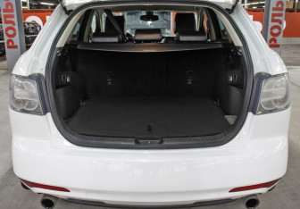 Подержанный автомобиль Mazda CX-7 2011 года (10 фото)