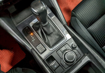 Подержанный автомобиль Mazda 6 Sedan 2017 года (29 фото)