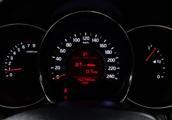 Подержанный автомобиль Kia Ceed Hatchback 2013 года (11 фото)