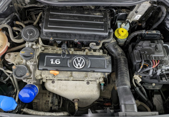 Подержанный автомобиль Volkswagen Polo Sedan 2012 года (9 фото)