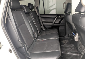 Подержанный автомобиль Toyota Land Cruiser Prado 2020 года (11 фото)