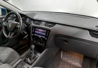 Подержанный автомобиль Skoda Octavia Liftback 2019 года (19 фото)