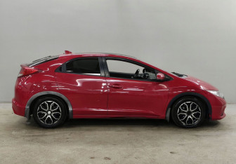 Подержанный автомобиль Honda Civic Hatchback 2013 года (4 фото)