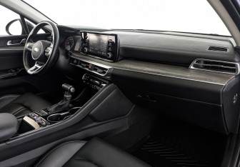 Подержанный автомобиль Kia K5 2021 года (13 фото)