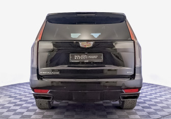 Подержанный автомобиль Cadillac Escalade Suv 2023 года (6 фото)