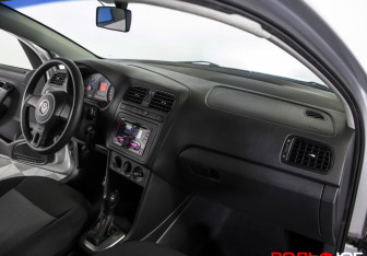 Подержанный автомобиль Volkswagen Polo Sedan 2011 года (9 фото)
