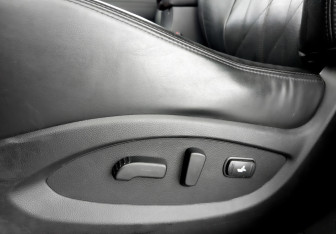 Подержанный автомобиль Infiniti QX70 2015 года (21 фото)