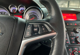 Подержанный автомобиль Opel Astra Hatchback 2012 года (15 фото)