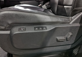 Подержанный автомобиль Peugeot Traveller 2018 года (24 фото)