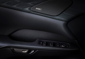 Подержанный автомобиль Lexus RX 2024 года (20 фото)