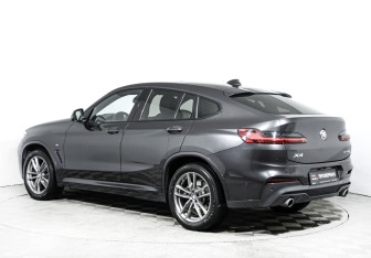Подержанный автомобиль BMW X4 2021 года (7 фото)