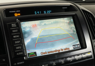 Подержанный автомобиль Toyota Land Cruiser Suv 2008 года (17 фото)