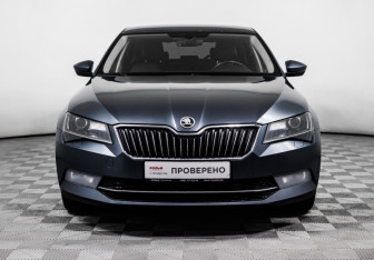 Подержанный автомобиль Skoda Superb Liftback 2015 года (2 фото)